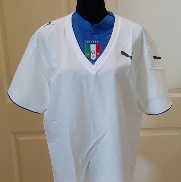 Puma Other - ITALY 2006 World Cup Away Fan Jersey Puma Other - ITALY 2006 World Cup Away Fan Jersey